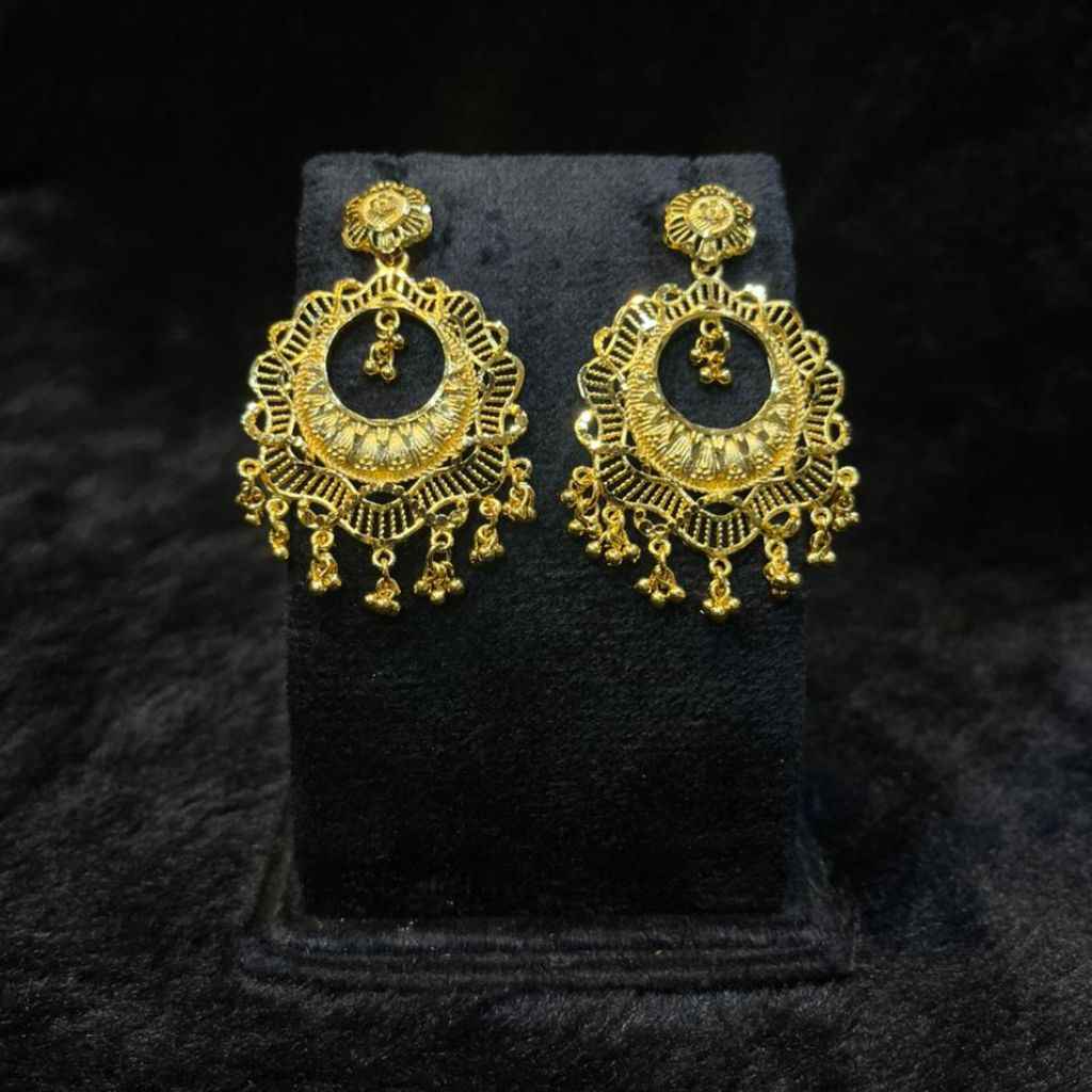 Grand Earing Model 01