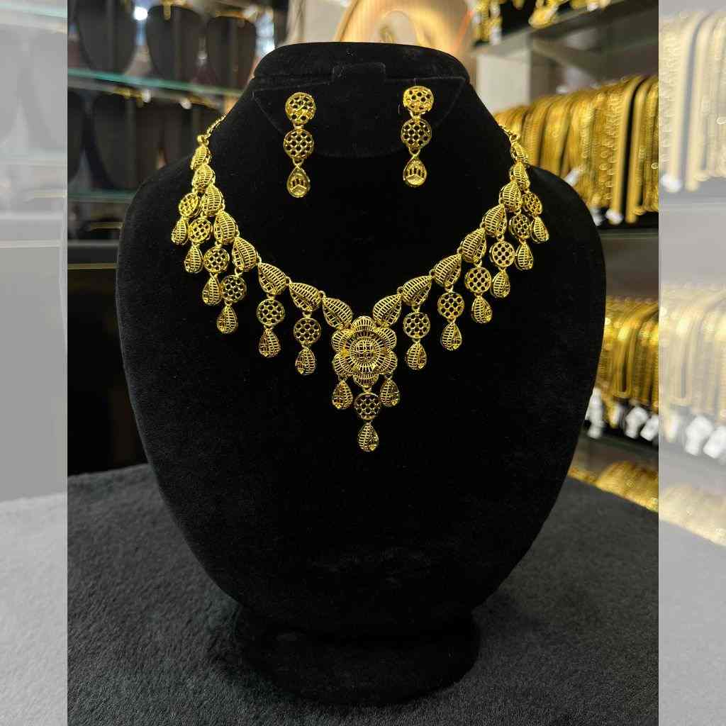 Necklace Short 11